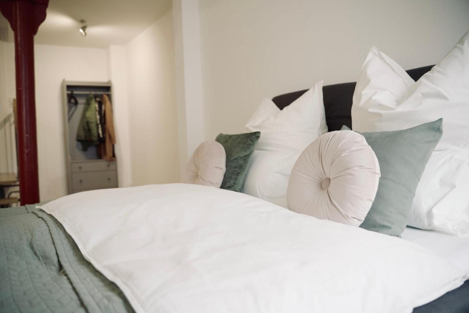 De La Vie Reutlingen - Altstadt Apartment An Stadthalle & Am Marktplatz Exteriör bild